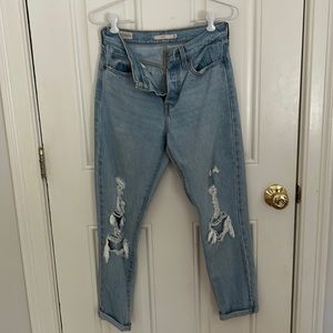 Levi’s wedgie straight ripped jeans
